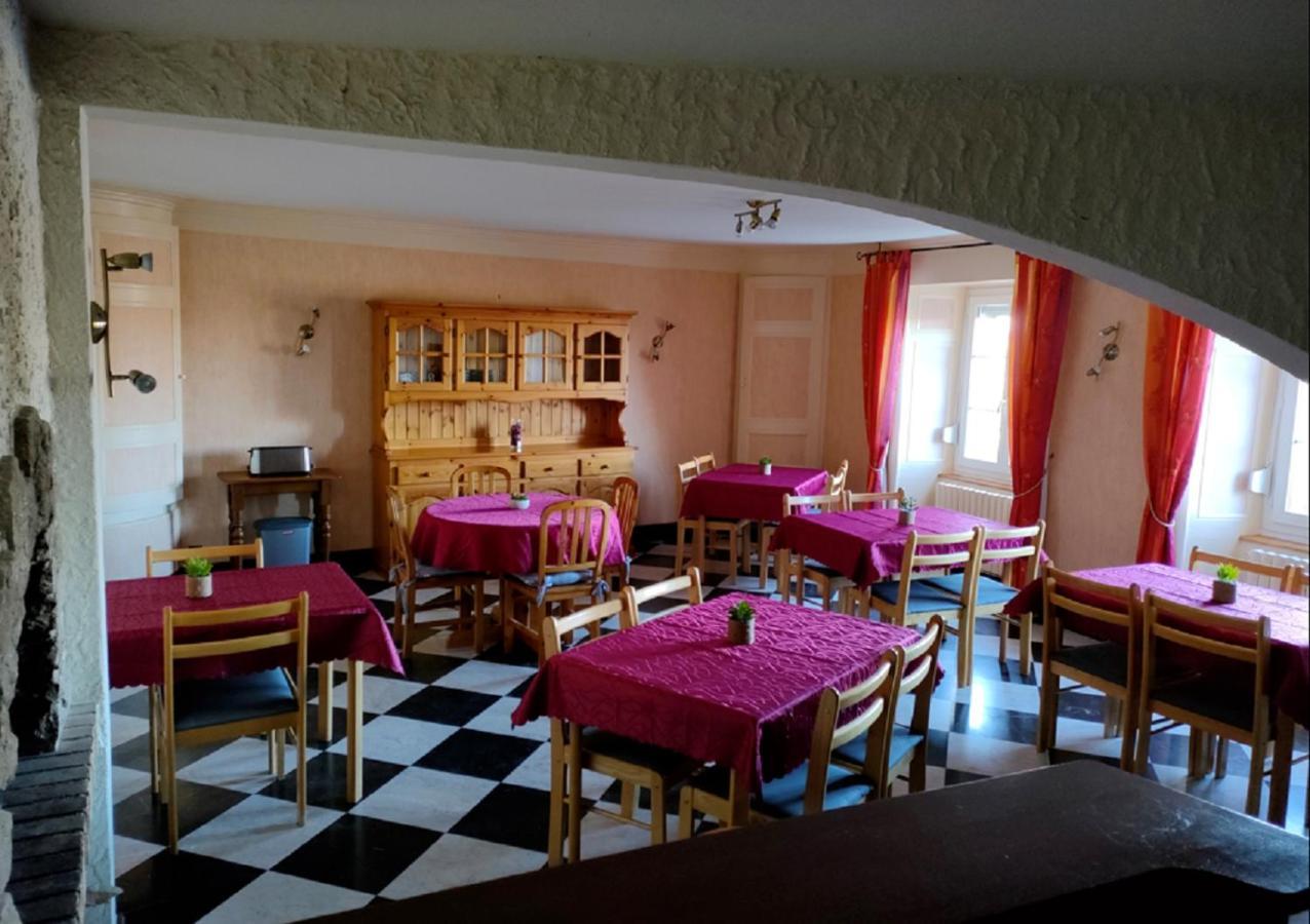 Nozeroy Hotel Les Remparts מראה חיצוני תמונה