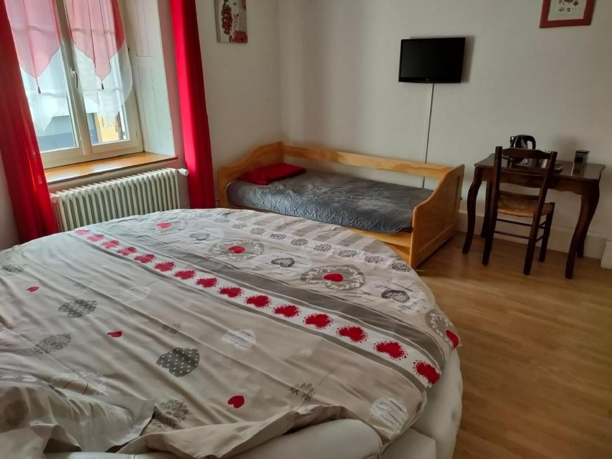 Nozeroy Hotel Les Remparts מראה חיצוני תמונה