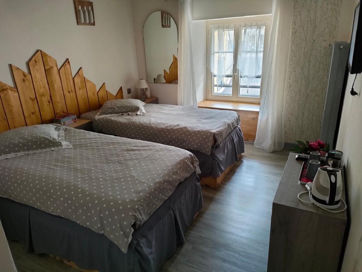 Nozeroy Hotel Les Remparts מראה חיצוני תמונה