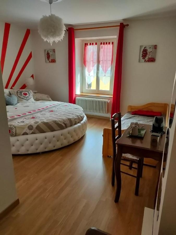 Nozeroy Hotel Les Remparts מראה חיצוני תמונה
