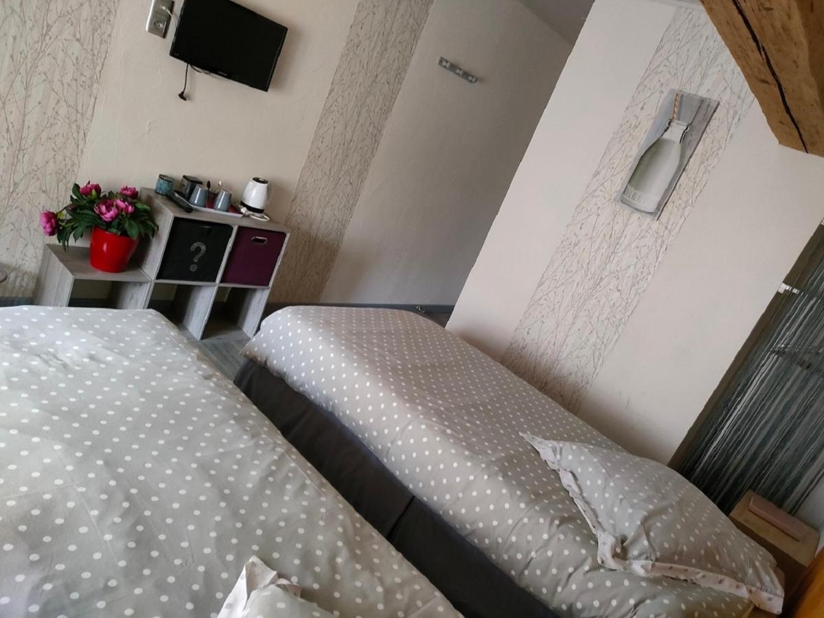 Nozeroy Hotel Les Remparts מראה חיצוני תמונה
